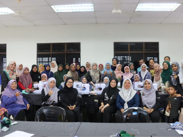 Mengubah Sisa Menjadi Nilai: PKTAAB Perkasa Komuniti Melalui Bengkel Upcycling Fabrik