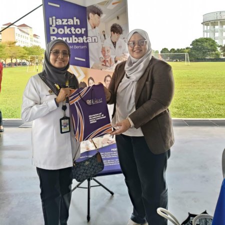 Lighting The Spark Of Curiosity: USM PHD Student Inspires STEM Passion In Schools