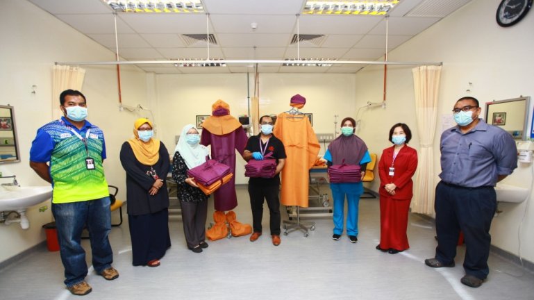 The partnership between USM and NGO in providing PPE for nearby hospitals