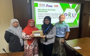 Ke Arah Pejabat Hijau Cemerlang: Lawatan Penanda Aras PKTAAB Ke Kampus Induk USM