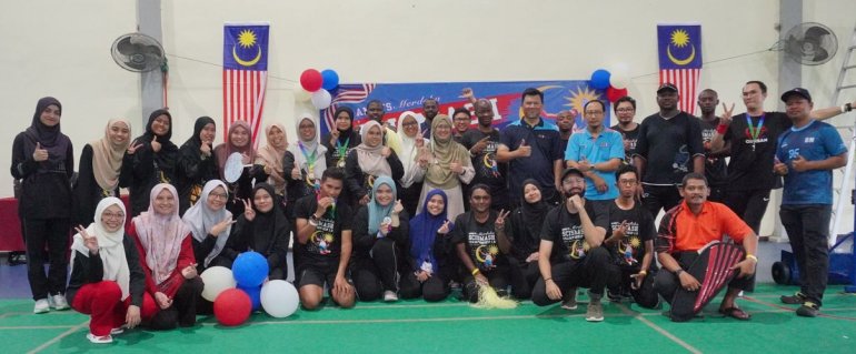 Program Badminton AMDI’S Merdeka Scismash Championship 1.0 ”Jiwa Merdeka” Eratkan Ukhuwah Antara Staff Dan Pelajar