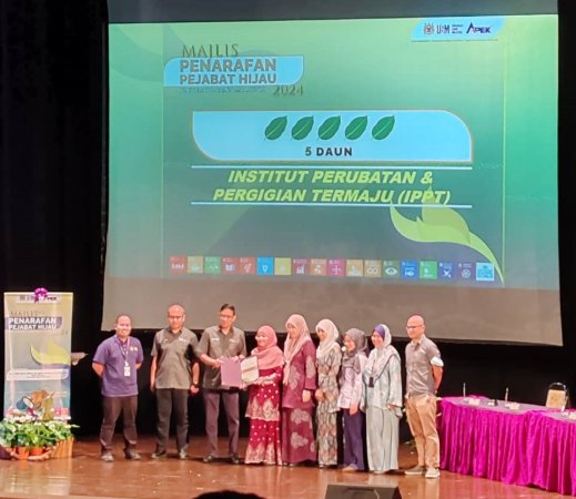 IPPT & PPUSMB Terima Penarafan 5 Daun Pejabat Hijau Universiti Sains Malaysia 2024